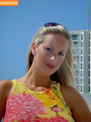 Adele Stephens photo #4315