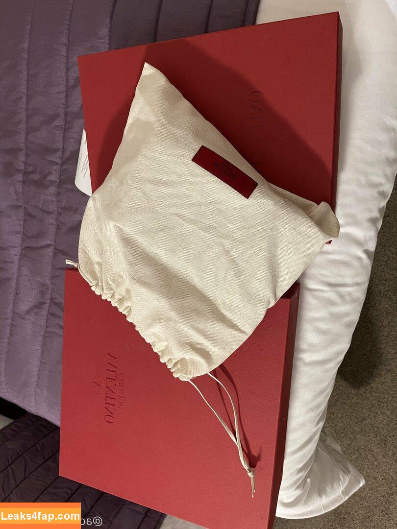 adreenacuckoldress /  leaked photo photo #0196