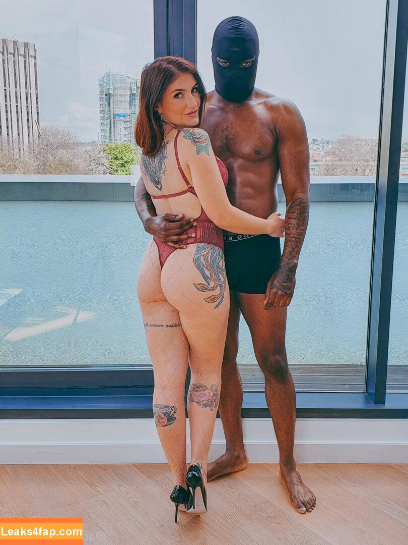 adreenacuckoldress /  leaked photo photo #0205