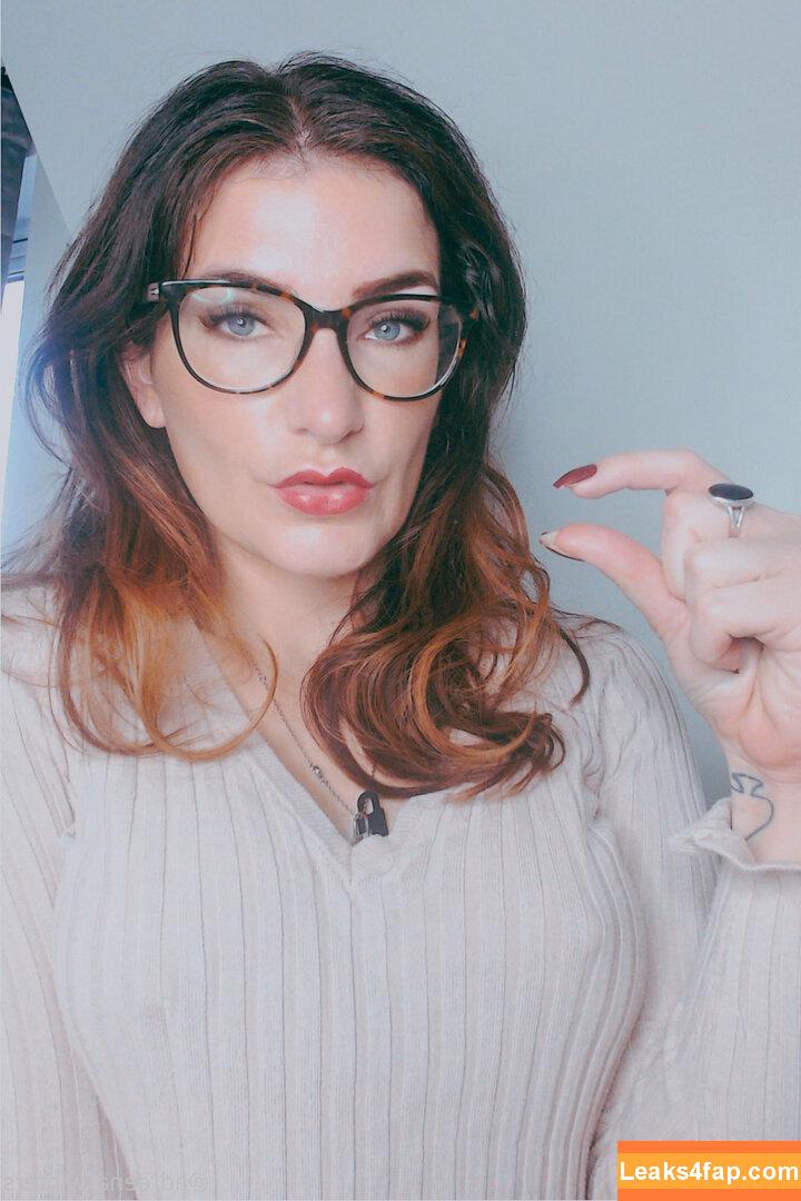 adreenacuckoldress /  leaked photo photo #0292