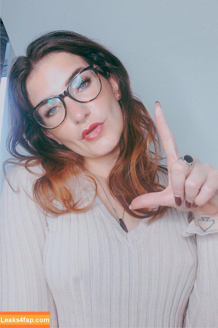 adreenacuckoldress /  leaked photo photo #0293