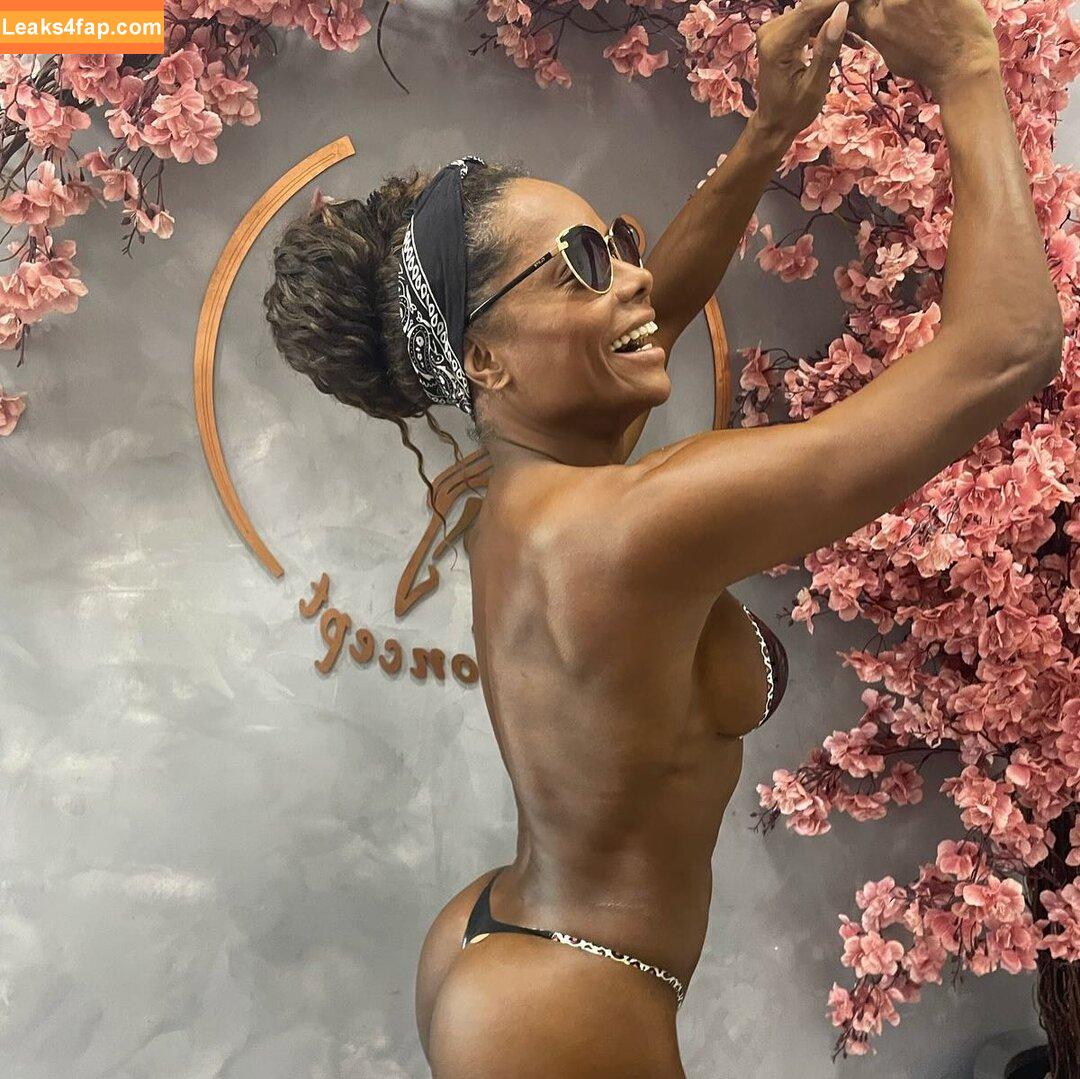Adriana Bombom / adrianabombom / pietra.bombom17 leaked photo photo #0075