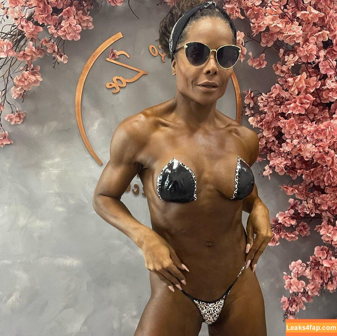 Adriana Bombom / adrianabombom / pietra.bombom17 leaked photo photo #0076