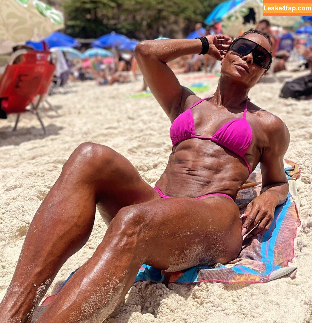 Adriana Bombom / adrianabombom / pietra.bombom17 leaked photo photo #0085