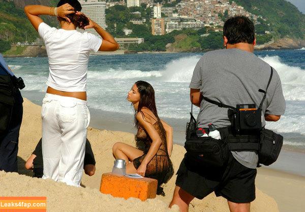 Adriana Lima / AdrianaLima / adrivainilla слитое фото фото #0342