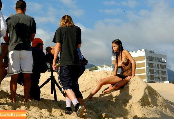 Adriana Lima / AdrianaLima / adrivainilla слитое фото фото #0350