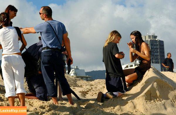 Adriana Lima / AdrianaLima / adrivainilla leaked photo photo #0354