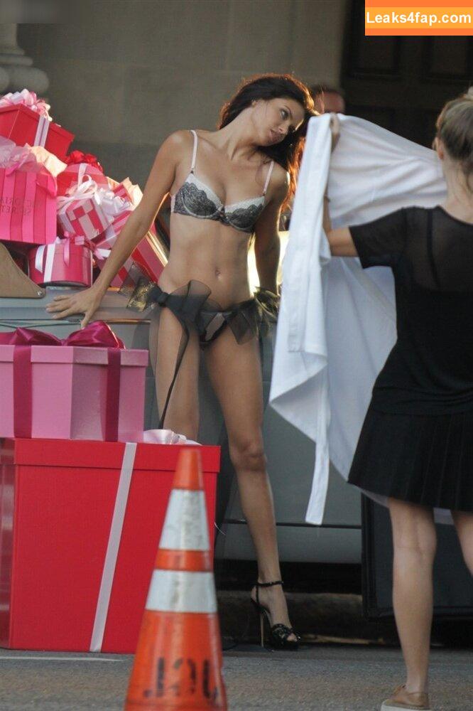 Adriana Lima / AdrianaLima / adrivainilla leaked photo photo #1135