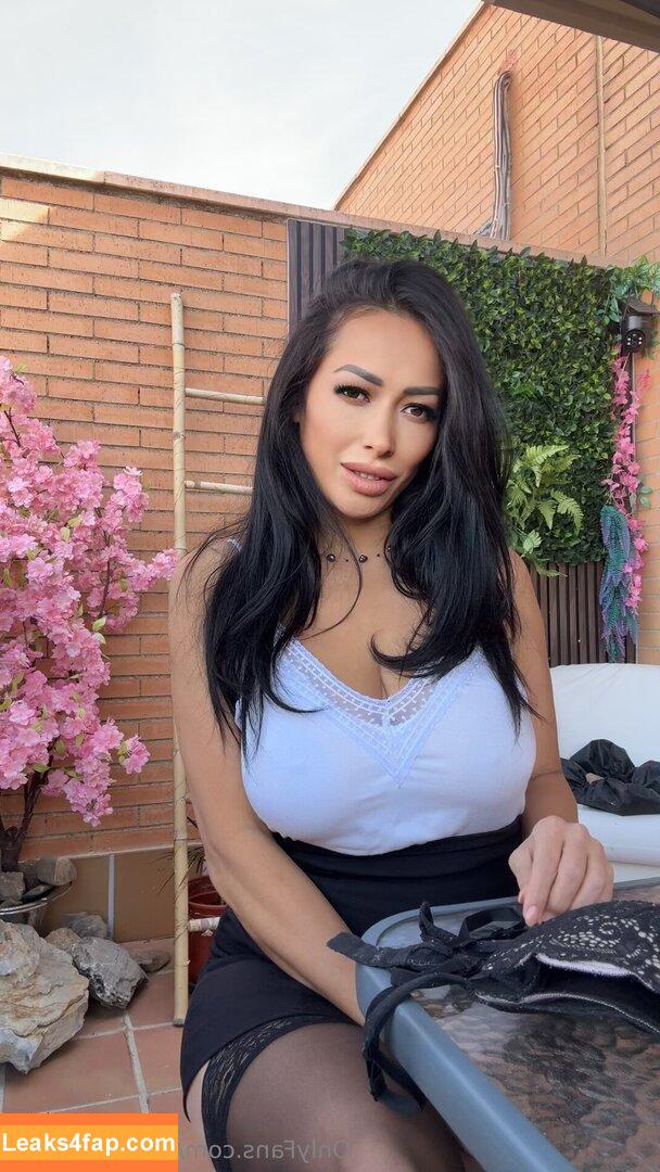 adrianameran / adrianameran_ leaked photo photo #0057