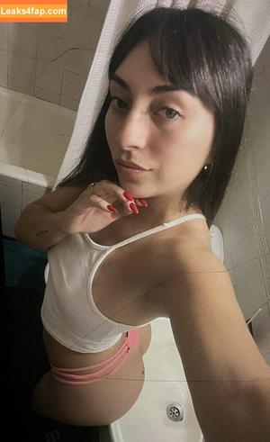 adrianaresi photo #0001