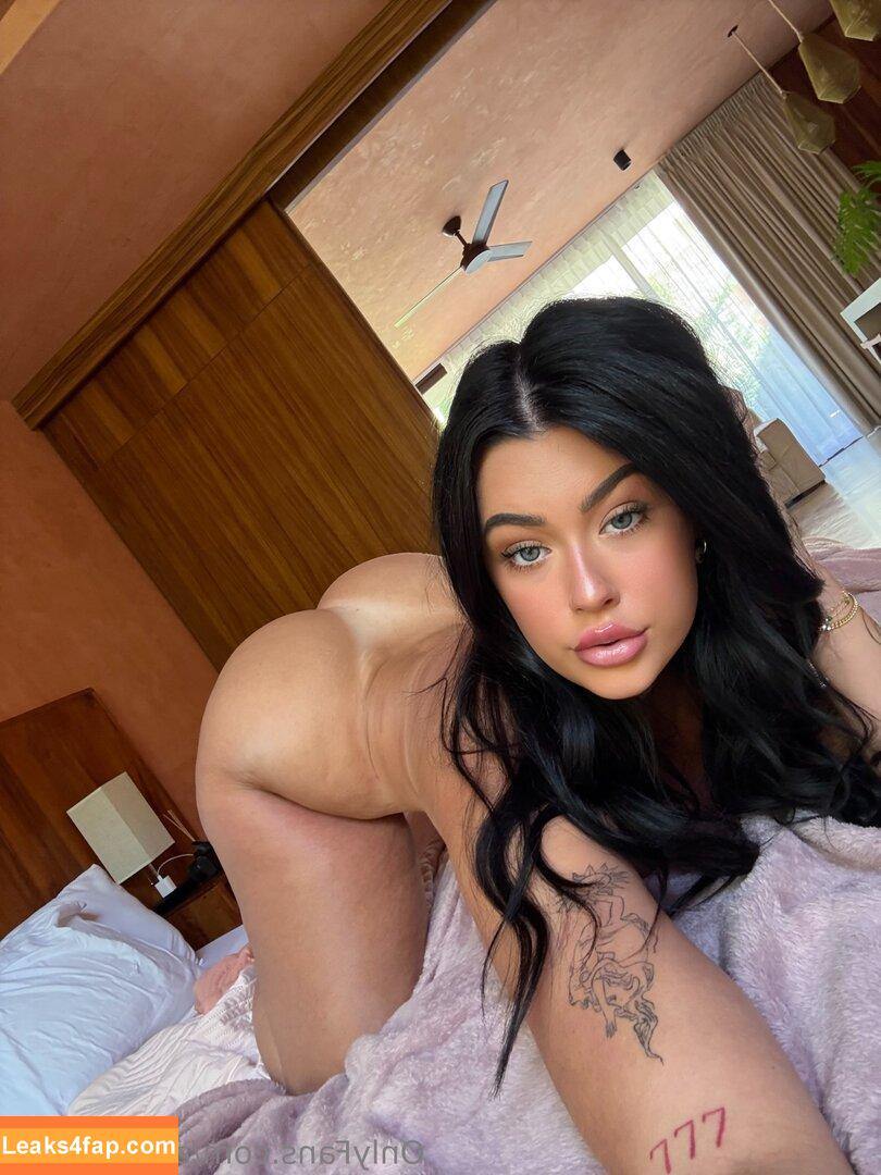 adriaxrosee / a.x.ree leaked photo photo #0246
