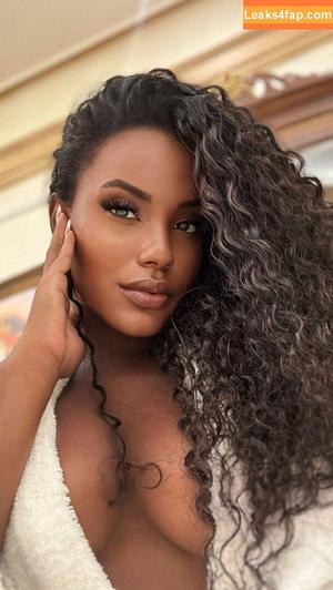 Adriele Souza photo #0032