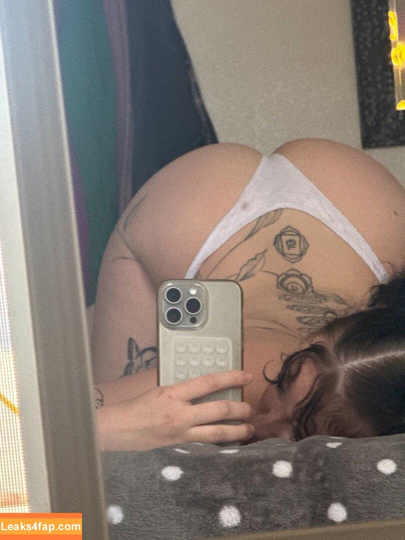 adventureswmeg / adventureswmegs leaked photo photo #0001