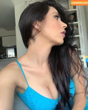 Africa Zavala photo #0002