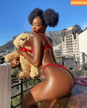 African Booty Meat photo #0076