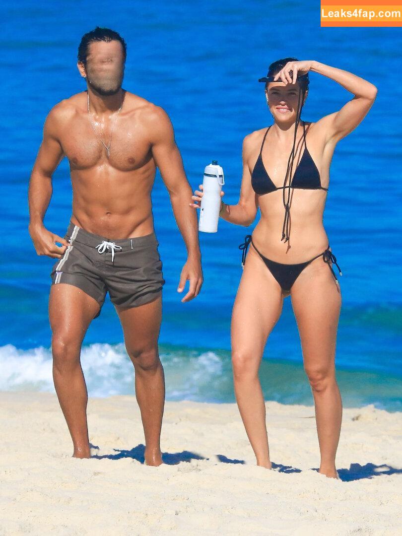 Agatha Moreira / agatha_paris22 / agathaamoreiraa leaked photo photo #0177