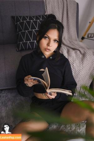 Agatha Suicide photo #0047
