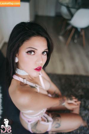 Agatha Suicide photo #0219