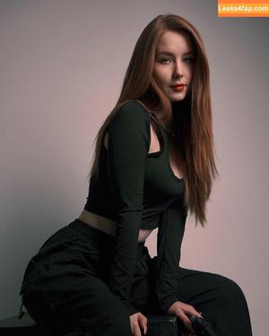 Agent Nesty photo #0025