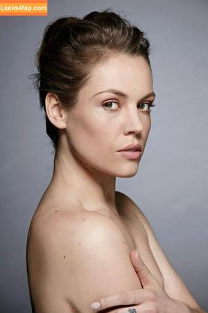 Agnes Bruckner photo #0009