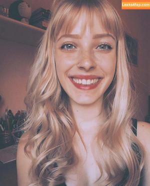 Agnese Innocente photo #0011