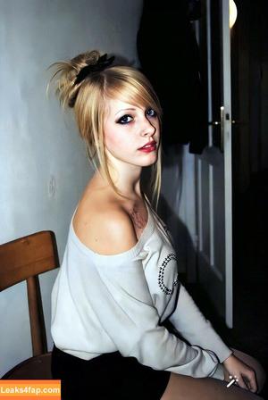 Agnese Innocente photo #0038