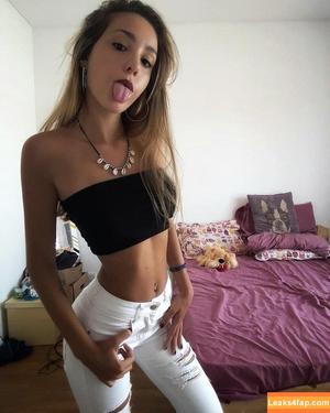 agusdigri photo #0113