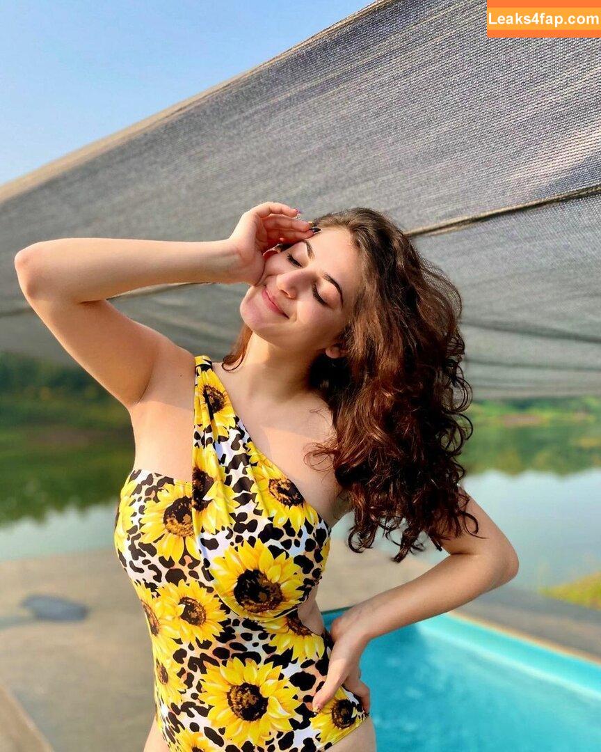 AI Generated Celebrity Nudes /  слитое фото фото #0571