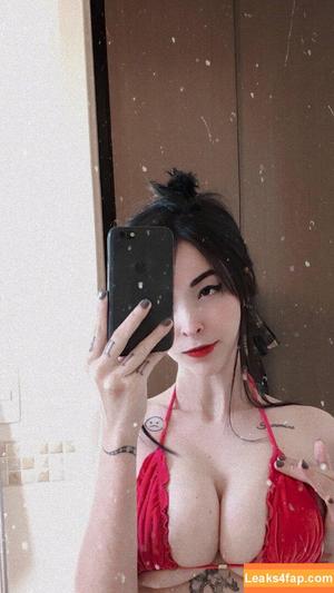 AI Generated Celebrity Nudes photo #0268