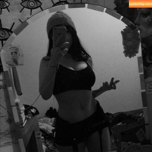 AI Generated Celebrity Nudes photo #0269