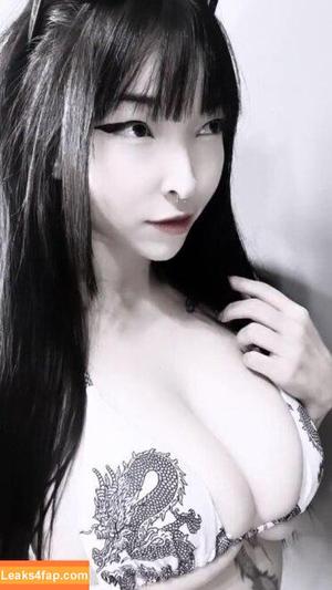 AI Generated Celebrity Nudes photo #0271