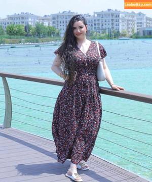 AI Generated Celebrity Nudes photo #0564