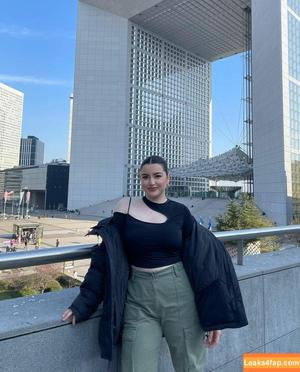 AI Generated Celebrity Nudes photo #0567