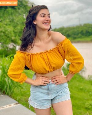 AI Generated Celebrity Nudes photo #0572