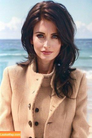 AI Generated Celebrity Nudes photo #0836