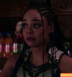 AI Generated Celebrity Nudes photo #1360