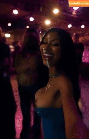 AI Generated Celebrity Nudes фото #1375