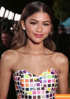 AI Generated Celebrity Nudes photo #1396