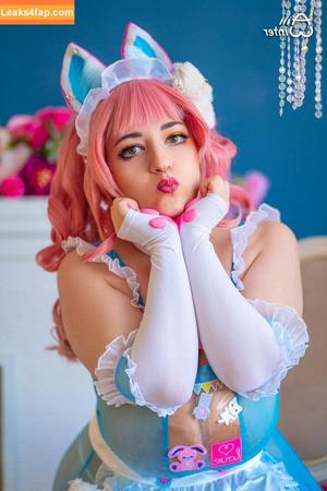 Aili Winter photo #0104