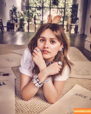 Aimee-Lou Wood photo #0149