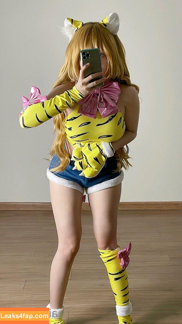 Ain Nguyen / ainnguyen / i_aint_nguyen / iaintnguyen leaked photo photo #0577