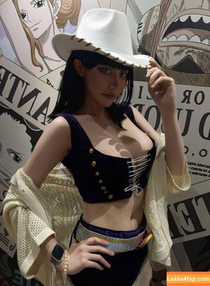 Ain Nguyen photo #1208