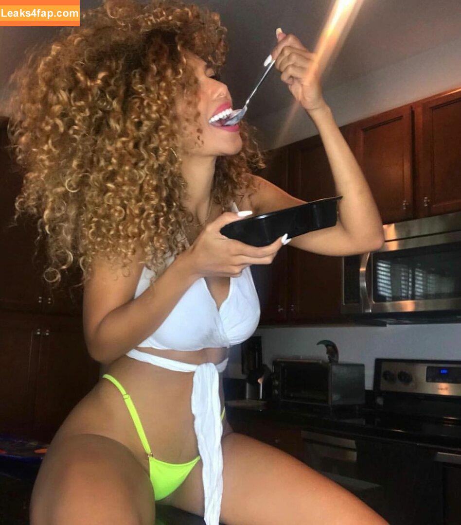 Aisha Thalia / aishaalma / aishathalia leaked photo photo #0069