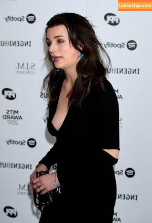 Aisling Bea photo #0076