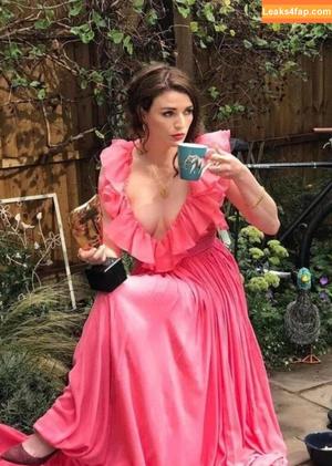 Aisling Bea фото #0123