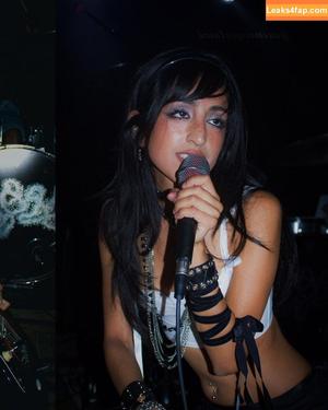 Aislinn Ritchie фото #0070