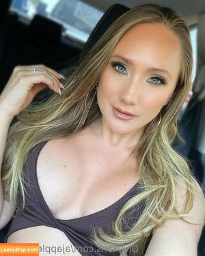 AJ Applegate фото #0377