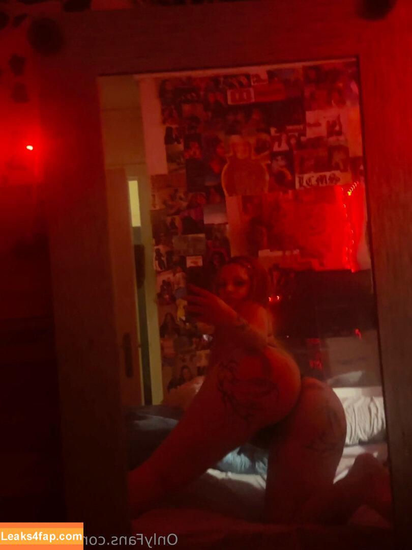 akavalen /  leaked photo photo #0009