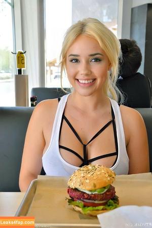 Alanah Pearce photo #0227