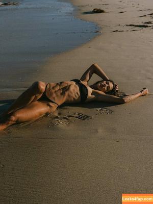 Alanah Yukich photo #0057